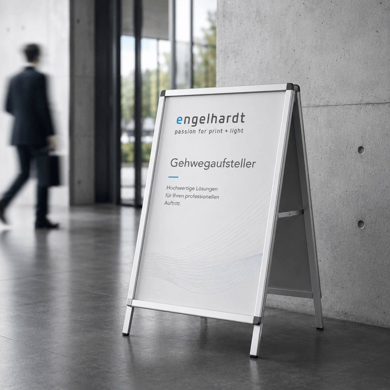 gehwegaufsteller Gehwegaufsteller mit ENGELHARDT Branding als mobiler Werbeträger im Eingangsbereich.